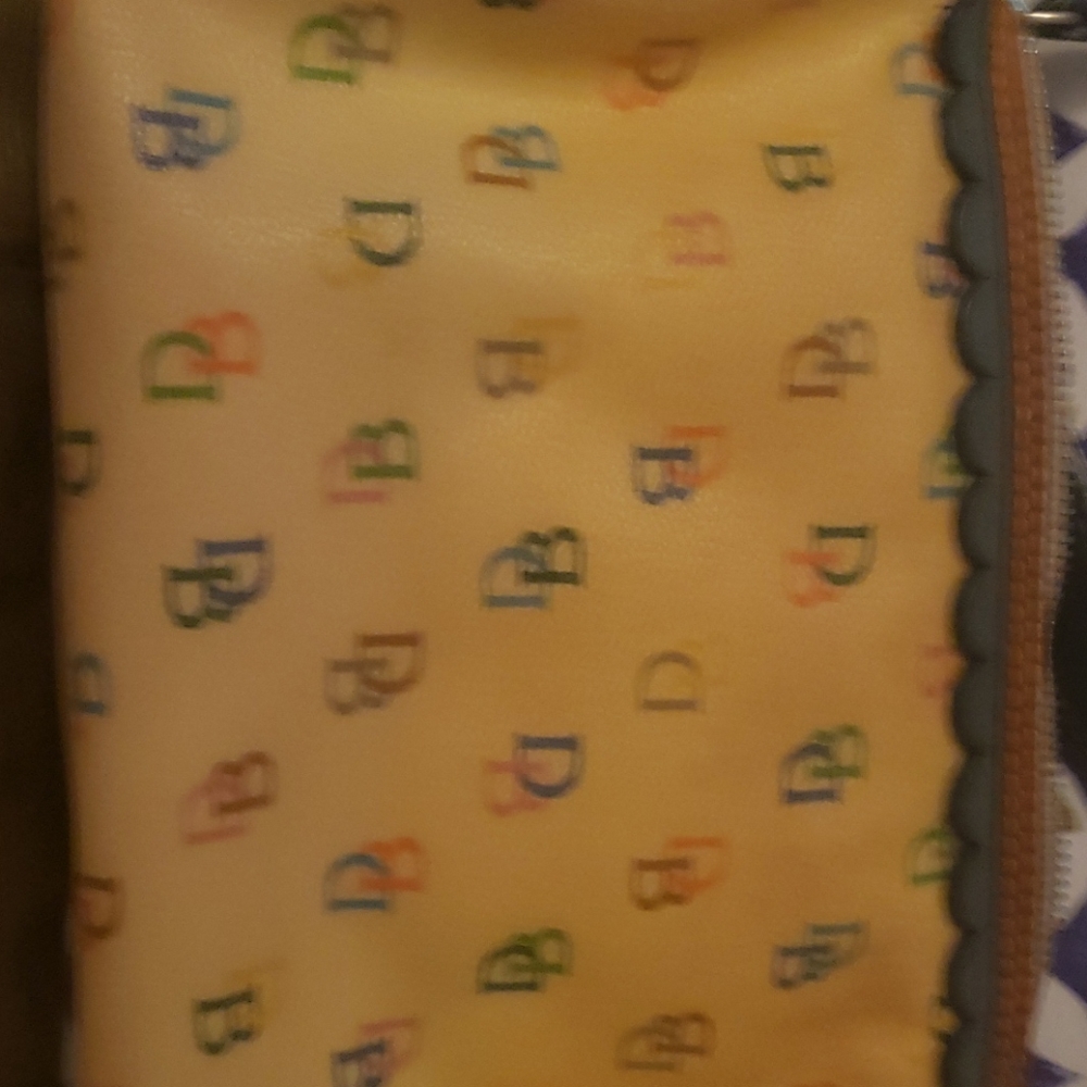 Dooney & Bourke - Picture 5 of 8